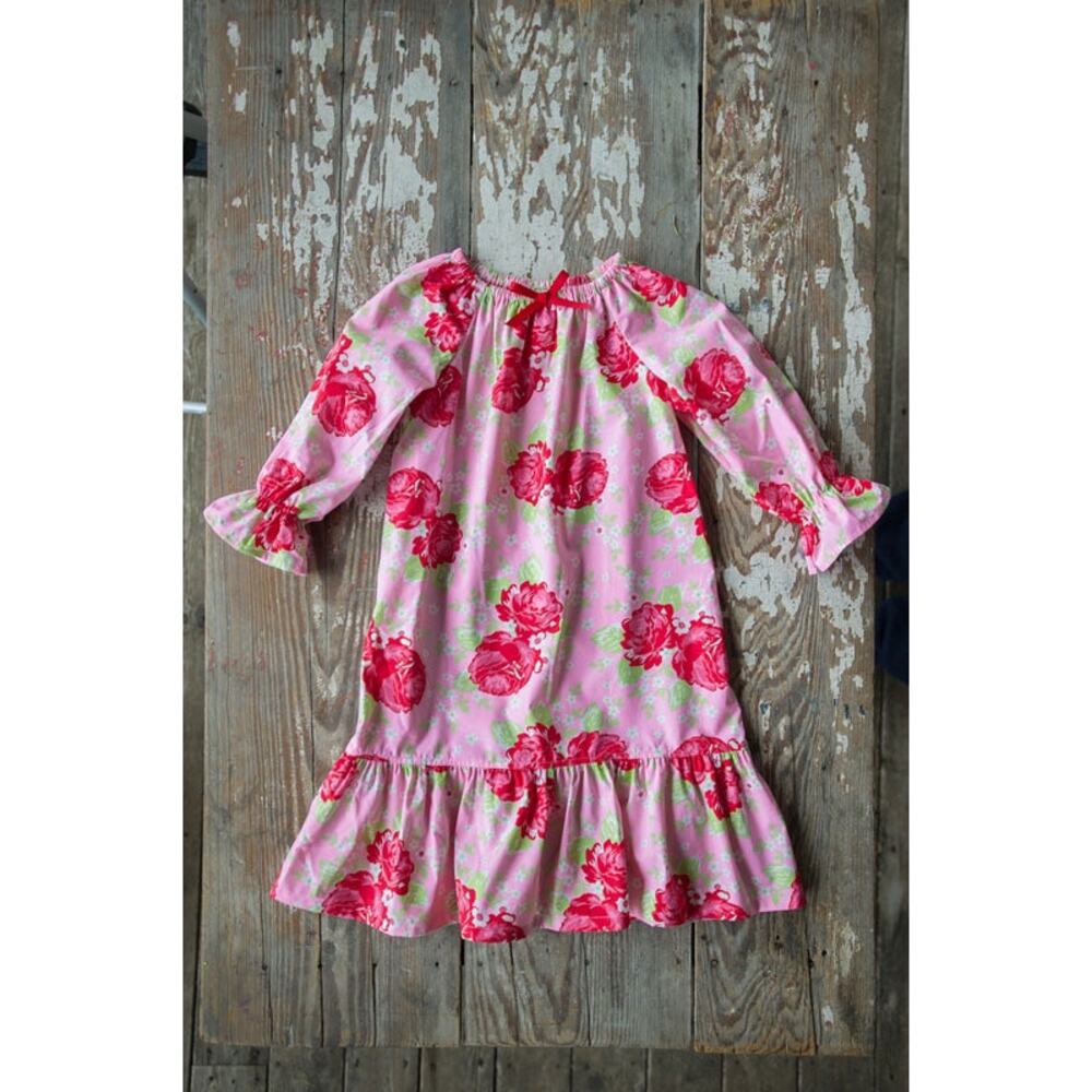 Eleanor Rose Pink Roses Sleep Gown Size 6/7 EUC